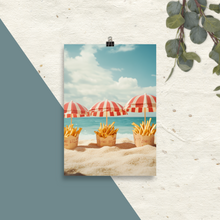 Lade das Bild in den Galerie-Viewer, Pommes Poster - Pommes am Beach - Wall Art - Pommes in Tüten und Schirmen am Strand und Meer im Hintergrund
